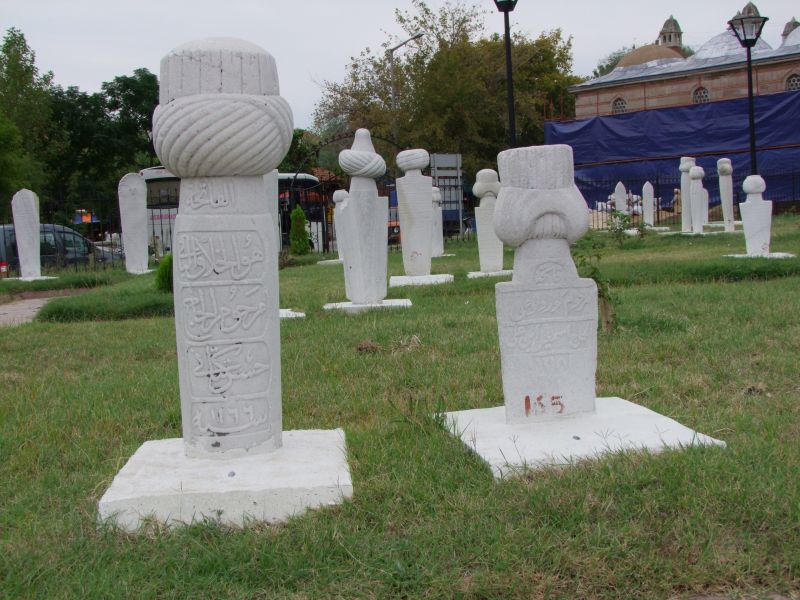 Muslim cimetery Edirne web.jpg